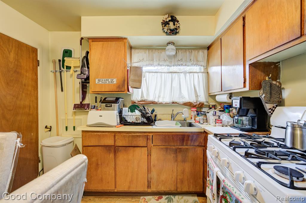 21395 GARDEN Lane, Ferndale, MI 48220 — Photo 5