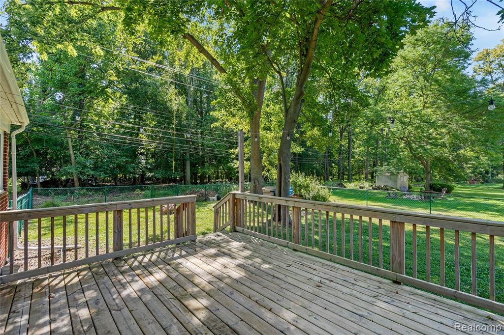 8293 Woodcrest Drive, Grosse Ile, MI 48138 — Photo 14