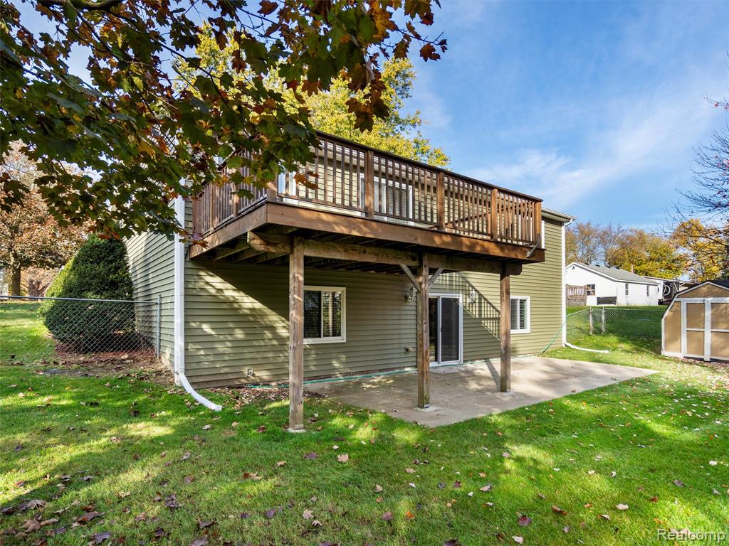 987 FAIRLEDGE Street, Lake Orion, MI 48362 — Photo 36