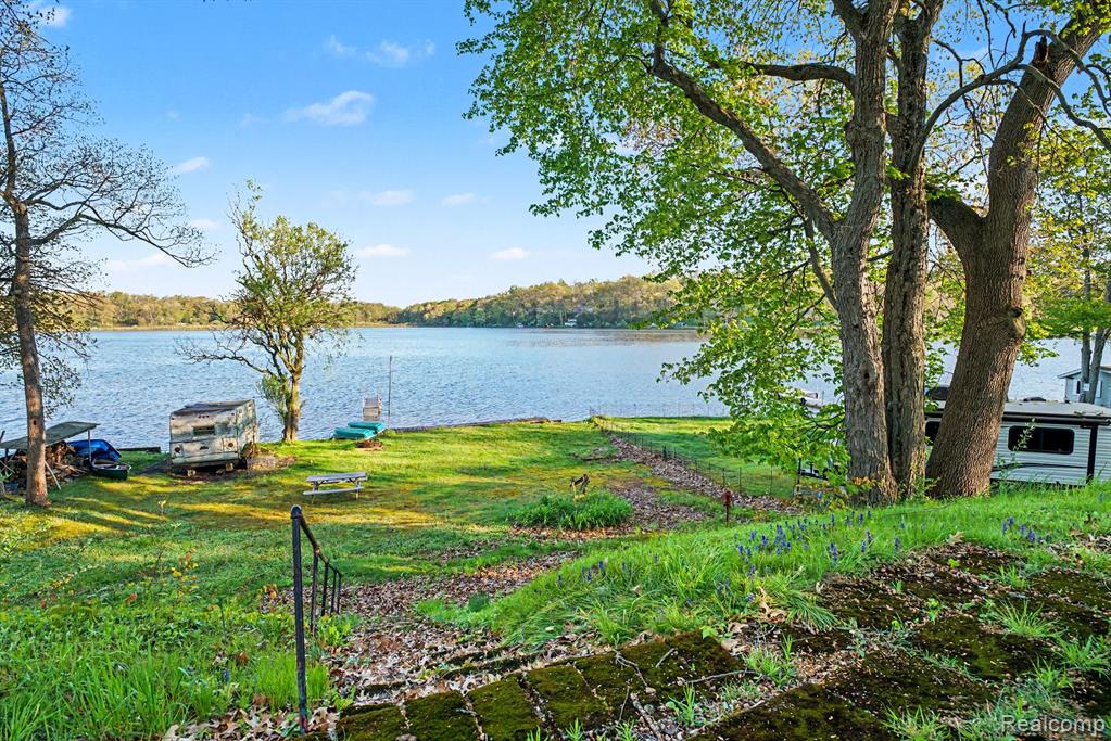60800 Lilly Lake Drive, Jones, MI 49061