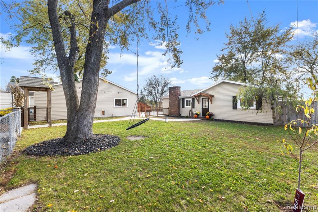 551 Joslyn Road, Lake Orion, MI 48362 — Photo 7
