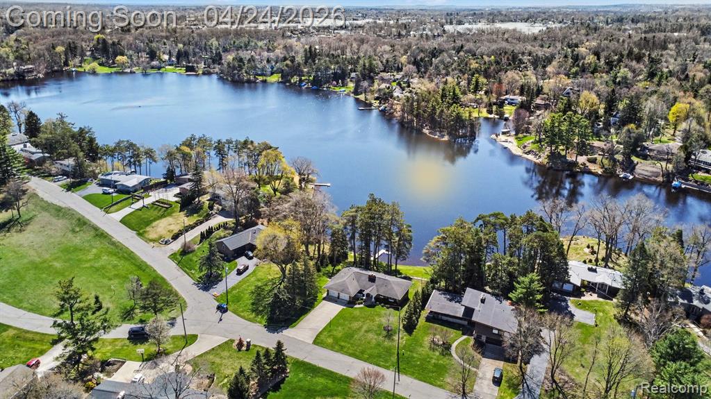 1085 Abseguami Trail, Lake Orion, MI 48362 — Photo 3