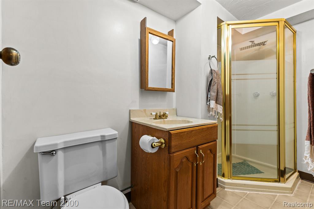 7485 Pointe Drive, Canton, MI 48187 — Photo 29