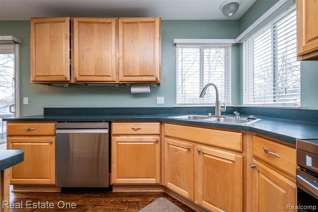 5716 Lancaster Lane, Commerce Twp, MI 48382 — Photo 23