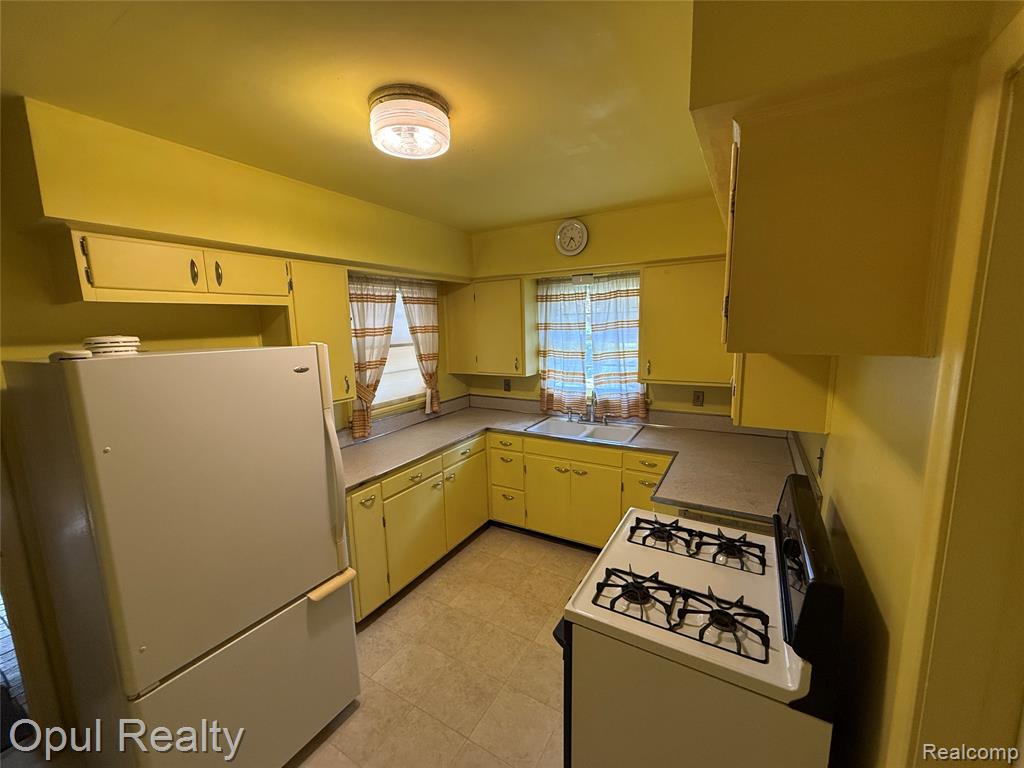 42550 Clemons Drive, Plymouth, MI 48170 — Photo 21