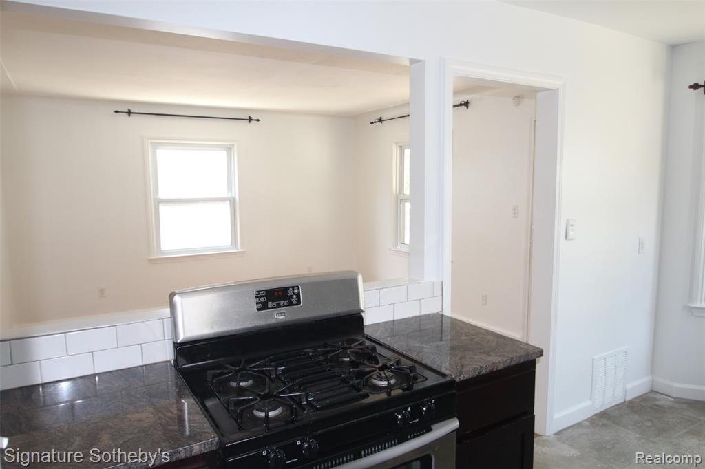 760 WORDSWORTH Street, Ferndale, MI 48220 — Photo 6