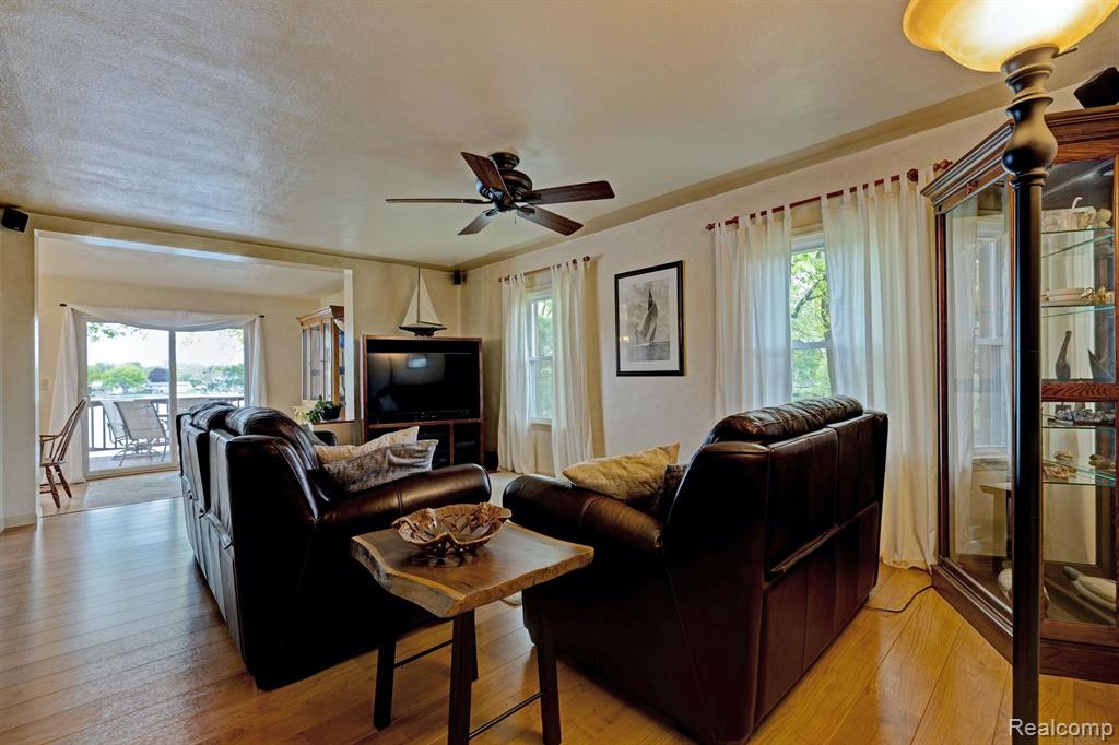 4030 ROLLINS Avenue, Waterford, MI 48329 — Photo 13