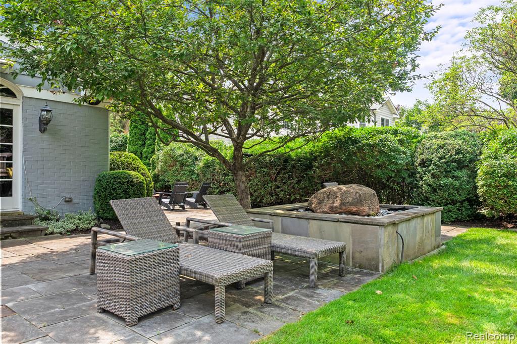 3390 Burning Bush Road, Bloomfield Hills, MI 48301 — Photo 52