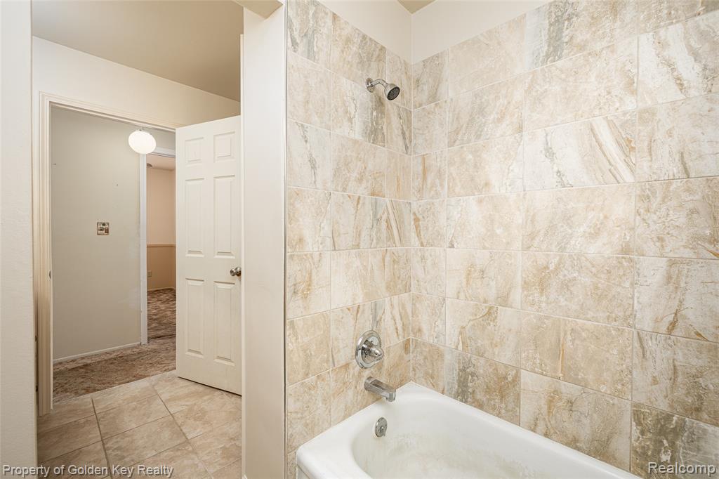 6951 Apache Trail, Westland, MI — Photo 6