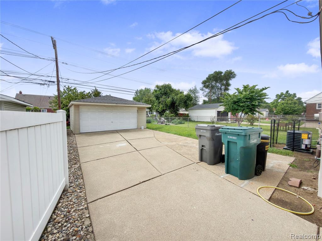6907 Orchard Avenue, Dearborn, MI 48126 — Photo 38