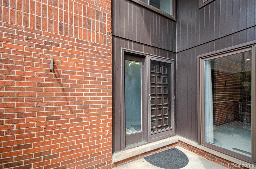 3045 Lindenwood Drive, Dearborn, MI 48120 — Photo 23
