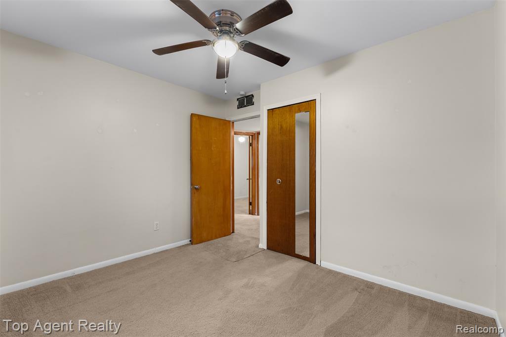8026 Robert Street, Taylor, MI 48180 — Photo 16