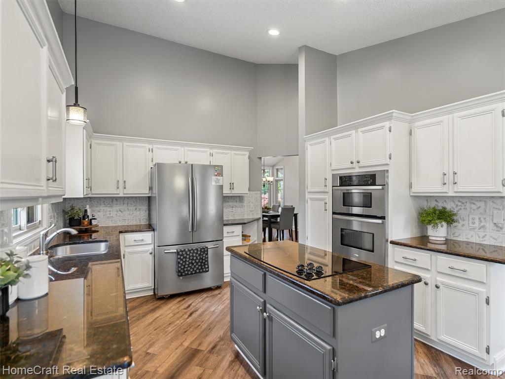 45019 MIDDLEBURY Court, Canton, MI 48188 — Photo 11