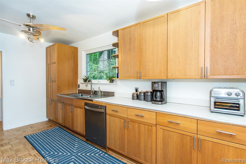 26008 Pembroke Road, Huntington Woods, MI — Photo 26