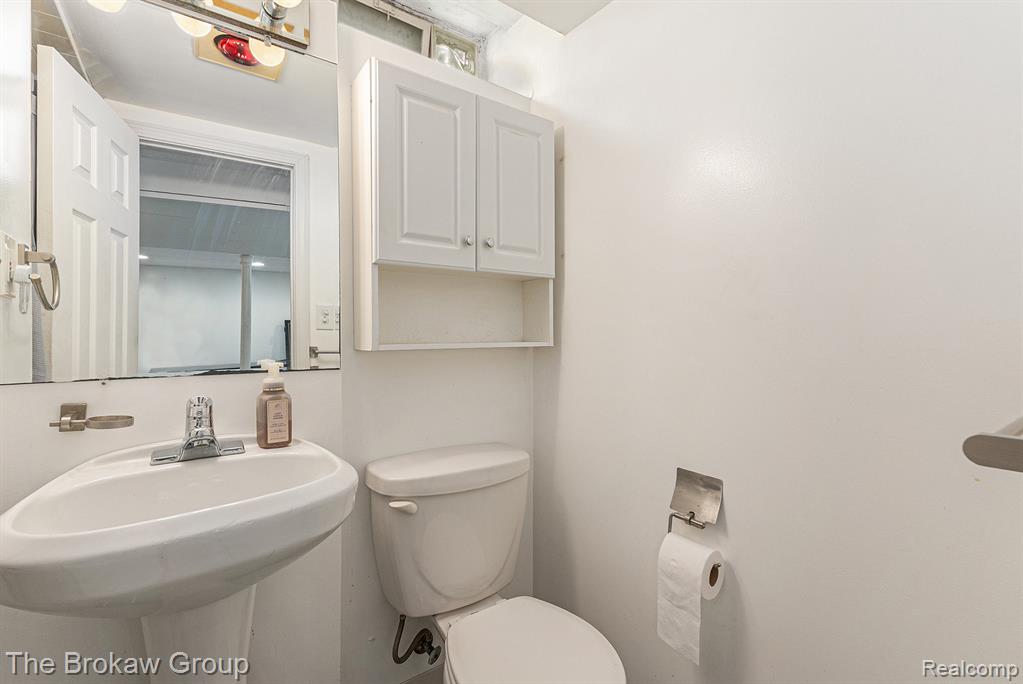 40456 Meade Point Drive, Sterling Heights, MI 48313 — Photo 24