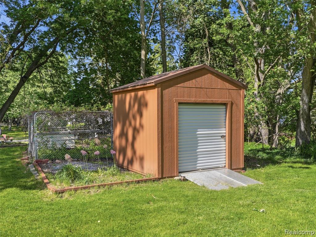 5059 Kidder Road, Almont, MI 48003 — Photo 45