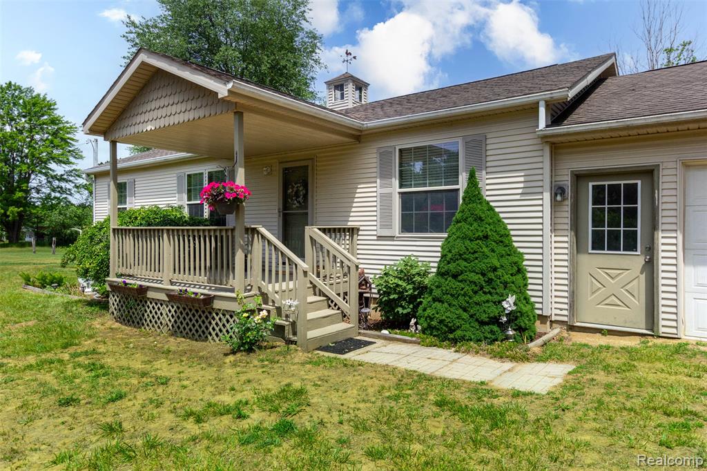 6137 East Street, North Branch, MI 48461 — Photo 5
