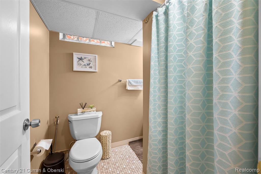 26331 Hass Street, Dearborn Heights, MI 48127 — Photo 28