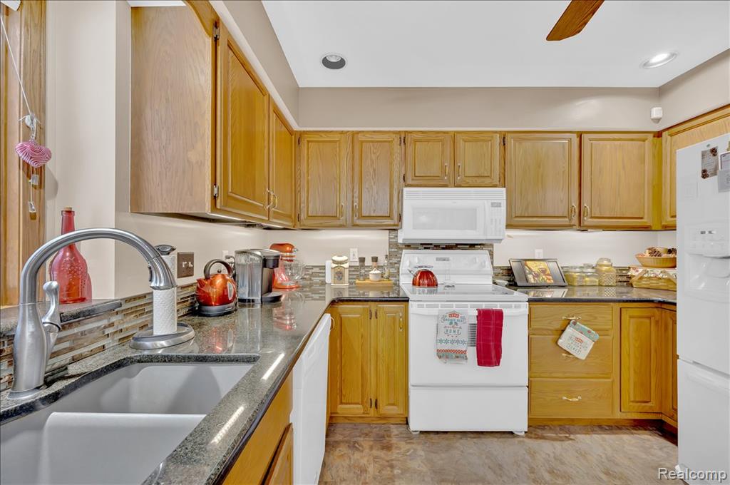 3669 Connie Lane, Fort Gratiot, MI 48059 — Photo 11