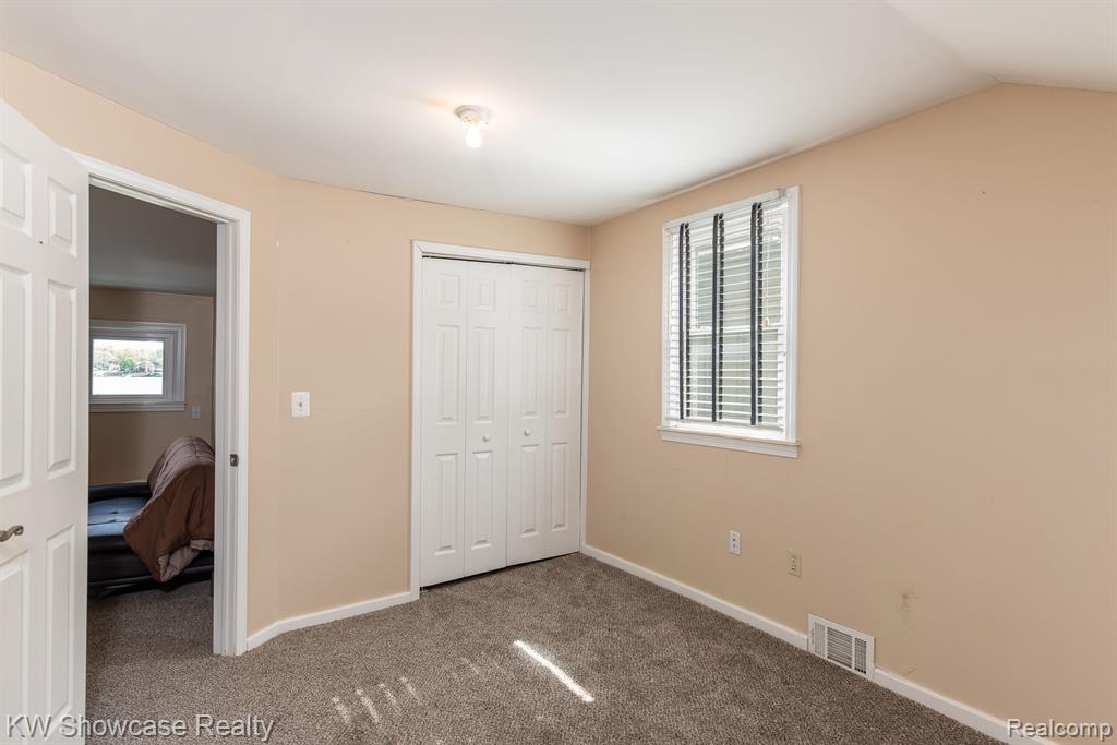 8665 Cooley Lake Road, White Lake, MI 48382 — Photo 22