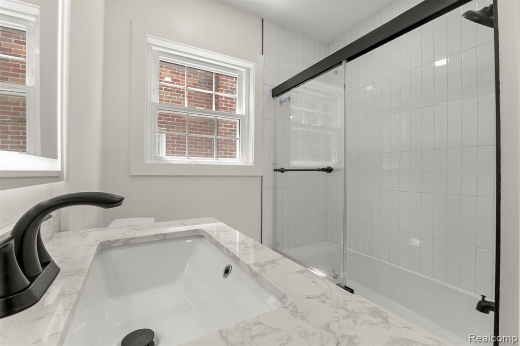 6047 Yinger Avenue, Dearborn, MI 48126 — Photo 19