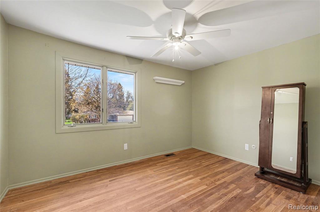 4459 Sunderland Place, Flint, MI 48507 — Photo 13