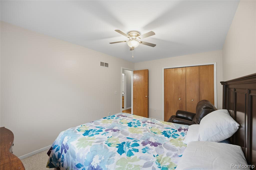 53071 Gregory Drive, Macomb, MI 48042 — Photo 23