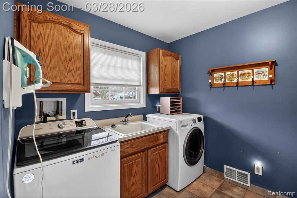 150 Bradley Street, Commerce Twp, MI 48382 — Photo 43