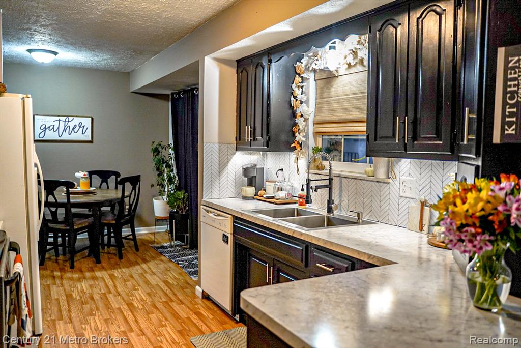 5521 N Belsay Road, Flint, MI 48506 — Photo 7