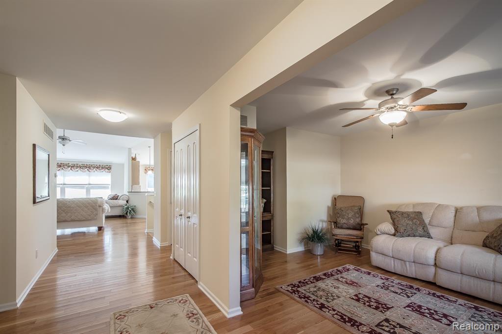 5985 Baypointe Boulevard, Clarkston, MI — Photo 7