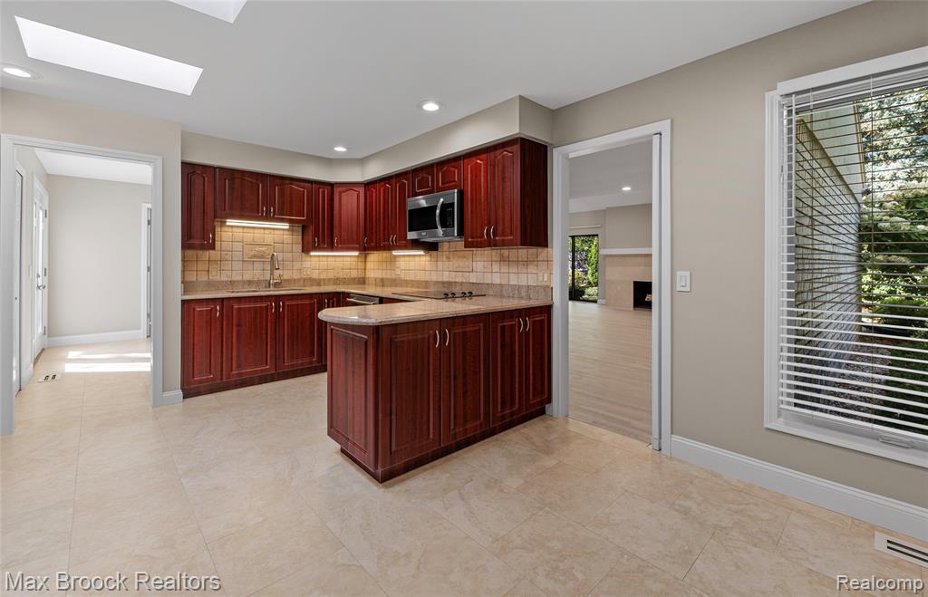 5163 Woodlands Drive, Bloomfield Hills, MI 48302 — Photo 9