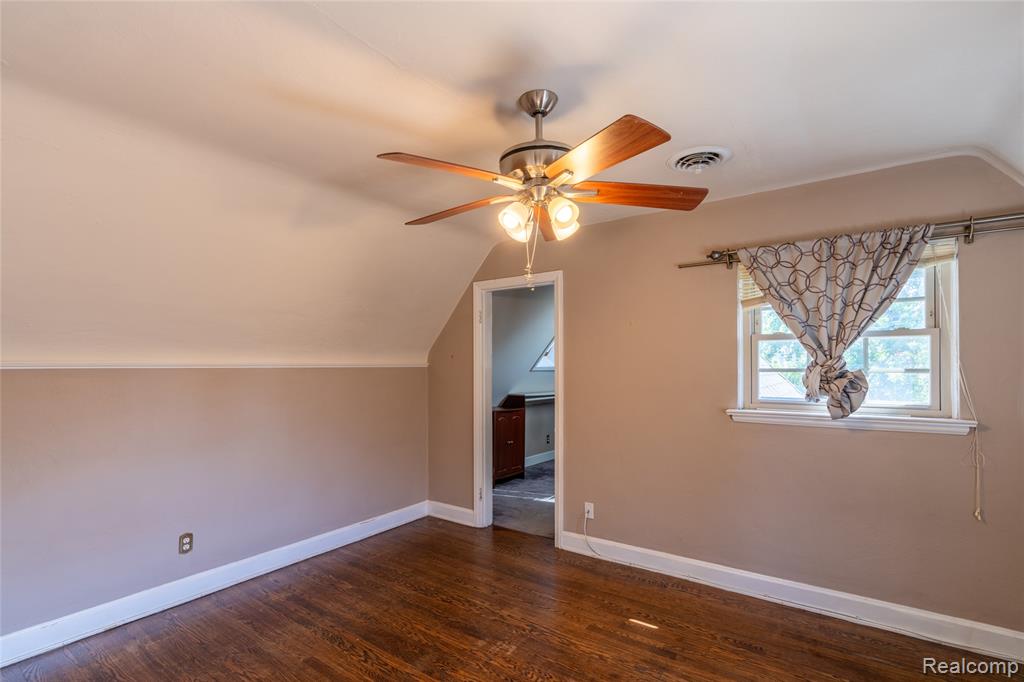 1481 Oxford Road, Grosse Pointe Woods, MI 48236 — Photo 12