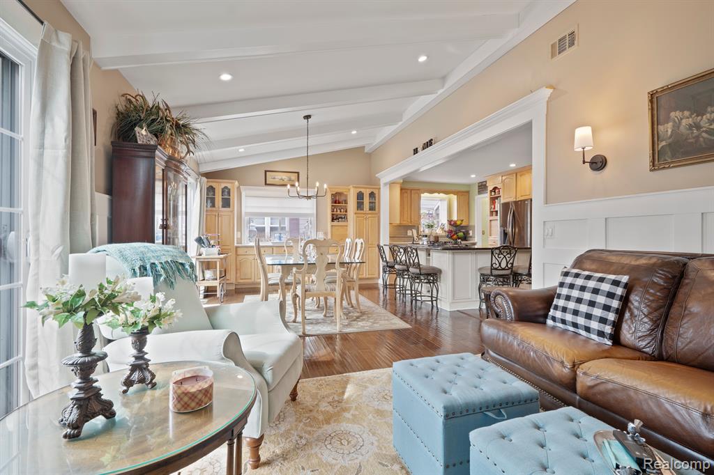917 CEDARHILL Drive, Royal Oak, MI 48067 — Photo 33