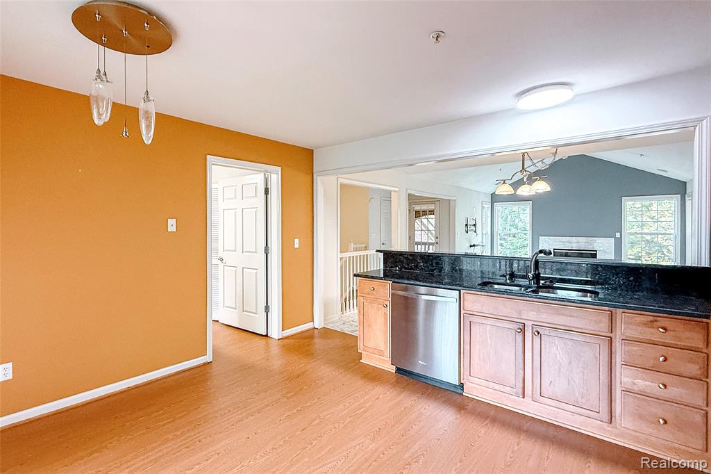 28560 Carlton Way Drive, Novi, MI — Photo 15