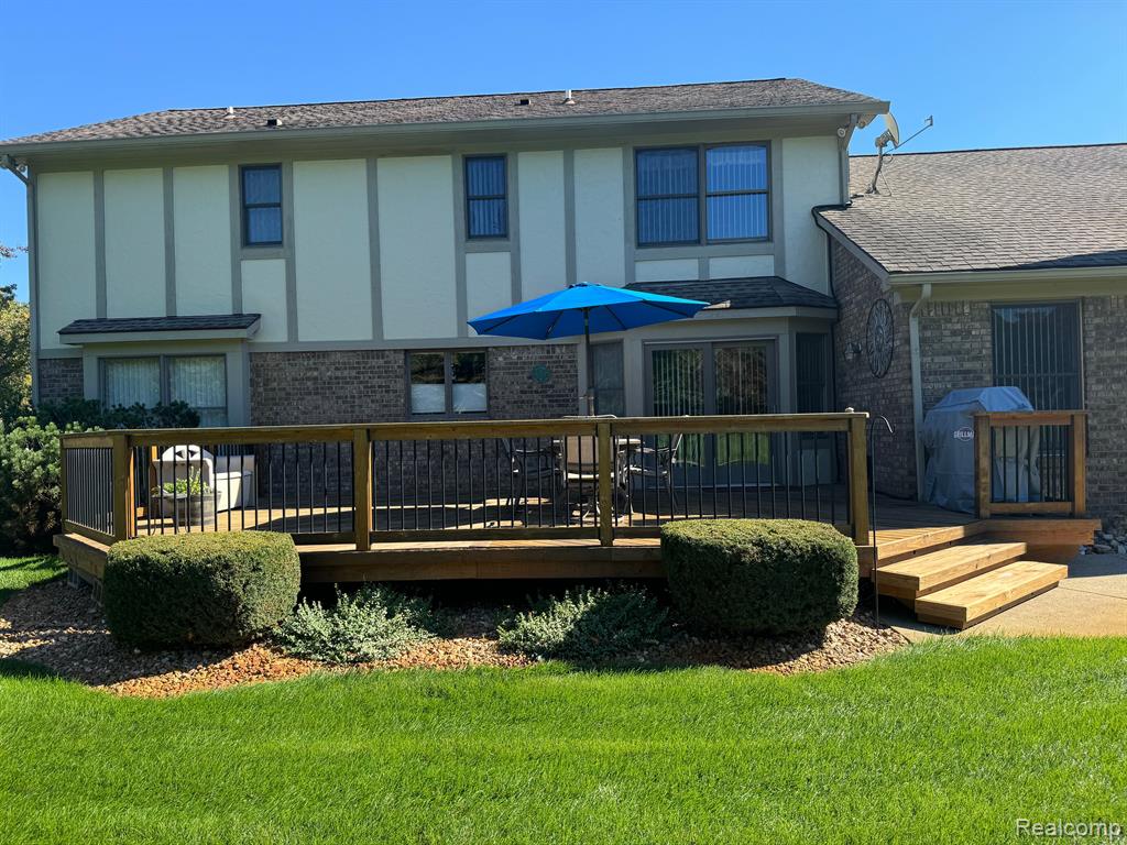 2606 PIGEON FORGE Drive, Brighton, MI 48114 — Photo 2