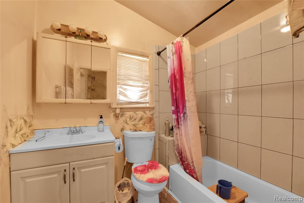3875 Sobieski Street, Hamtramck, MI 48212 — Photo 19