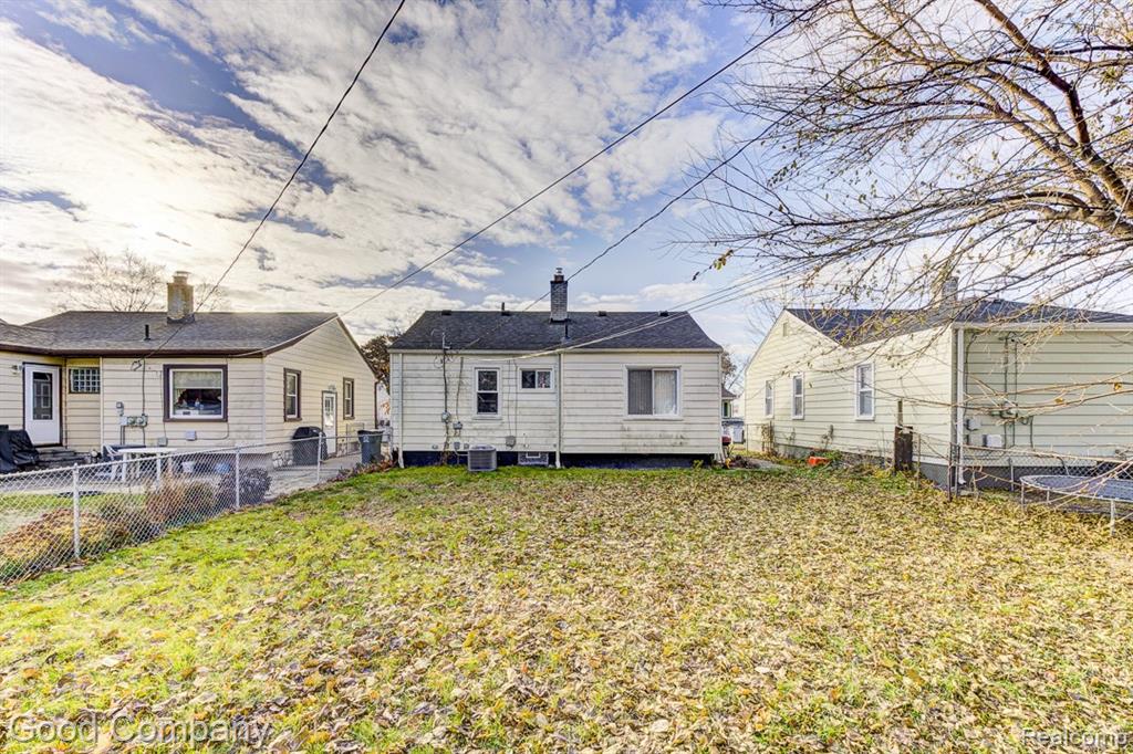 967 E Shevlin Avenue, Hazel Park, MI 48030 — Photo 25