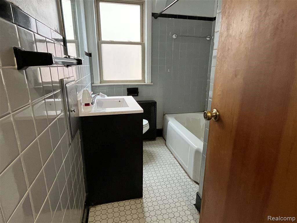 16572 Rosemary, Fraser, MI 48026 — Photo 8