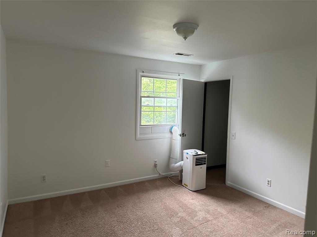 744 E Sibley Street, Howell, MI 48843 — Photo 3
