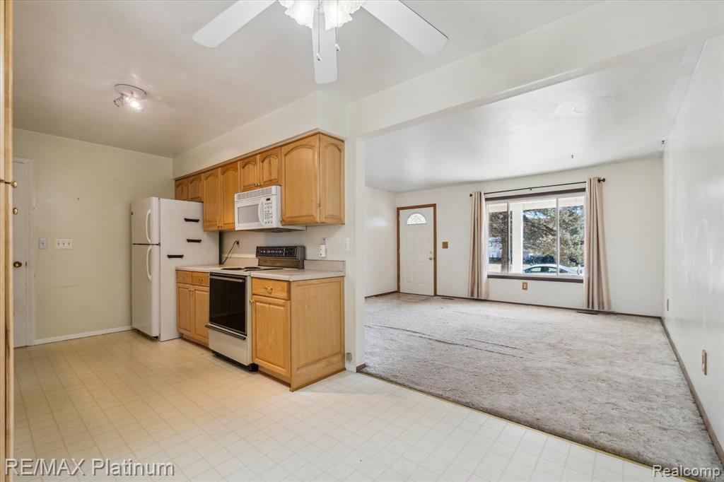 430 WILD OAK Lane, Perry, MI 48872 — Photo 17