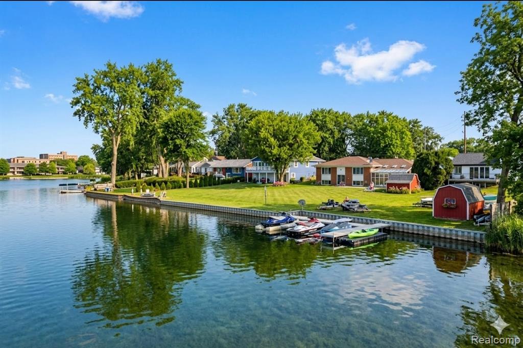 915 James K Boulevard, Pontiac, MI 48341 — front exterior