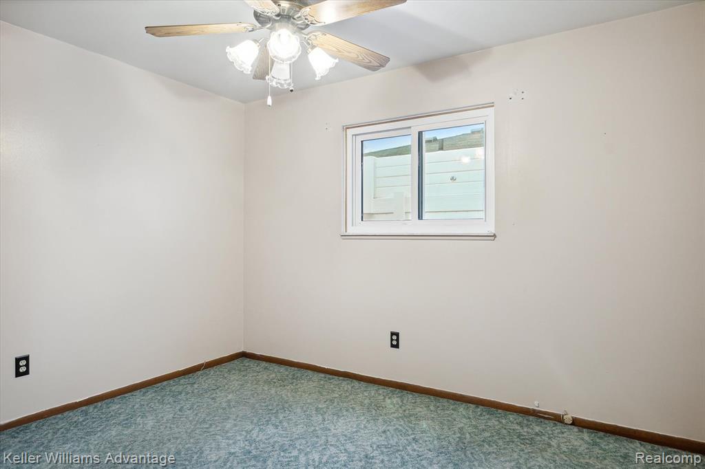 4942 HARDING Street, Dearborn Heights, MI 48125 — Photo 17