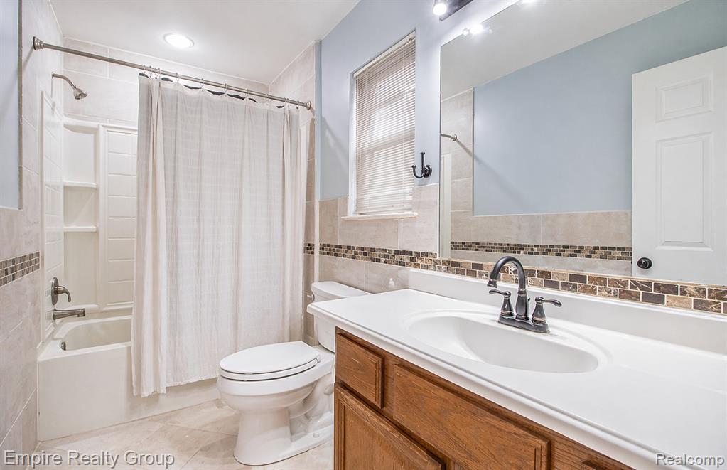 23840 Brentwood Drive, Trenton, MI 48183 — Photo 12