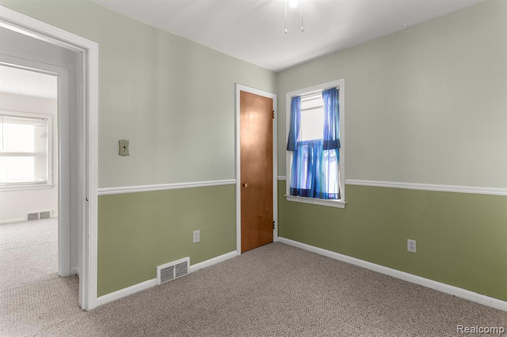 843 MAYBURN Street, Dearborn, MI 48128 — Photo 20