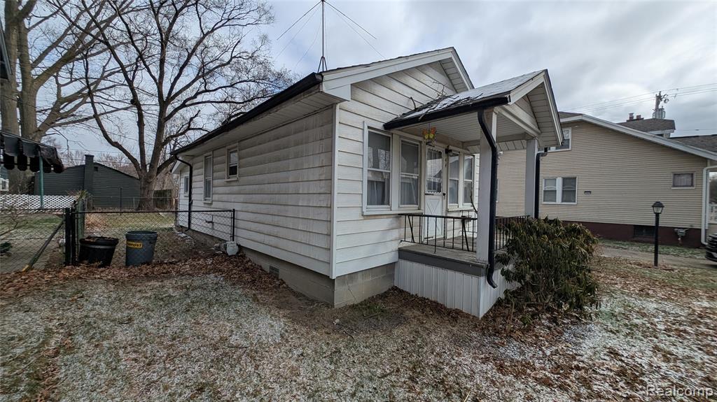 44 W Elza Avenue, Hazel Park, MI 48030 — Photo 3