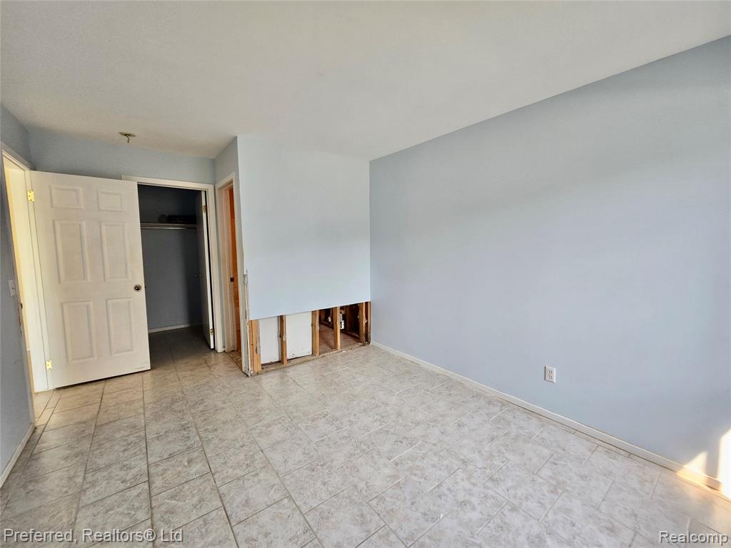 771 Clubhouse Drive, Ypsilanti, MI 48197 — Photo 9