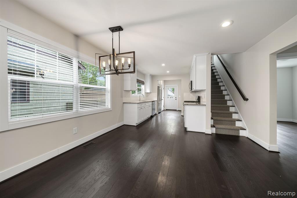 821 MAXWELL Avenue, Royal Oak, MI 48067 — Photo 10