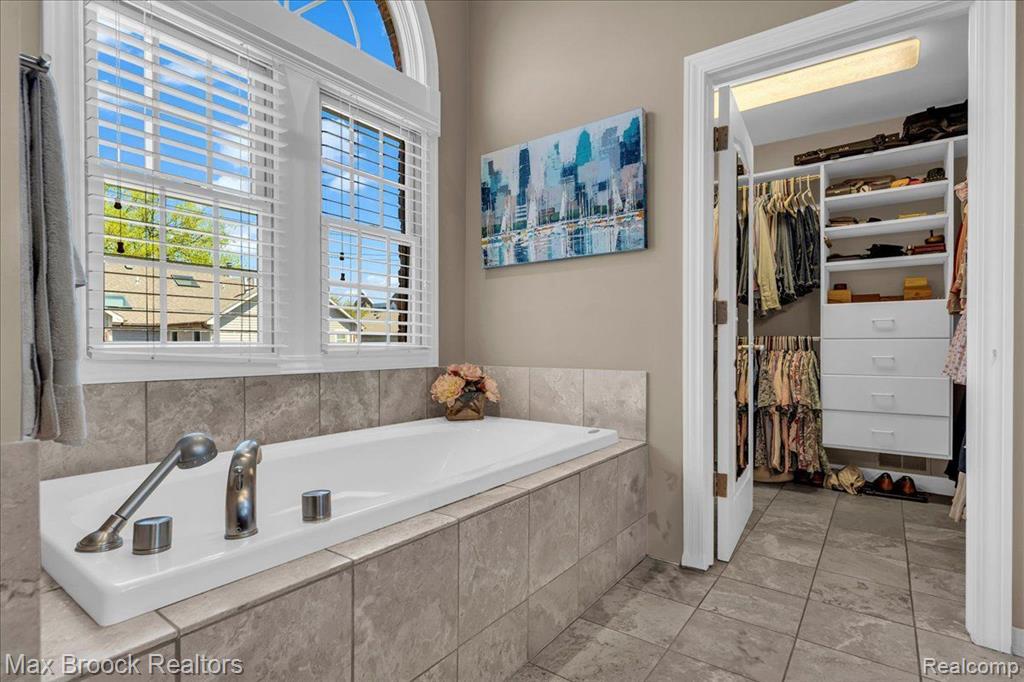 570 TOWNSEND Street, Birmingham, MI 48009 — Photo 18