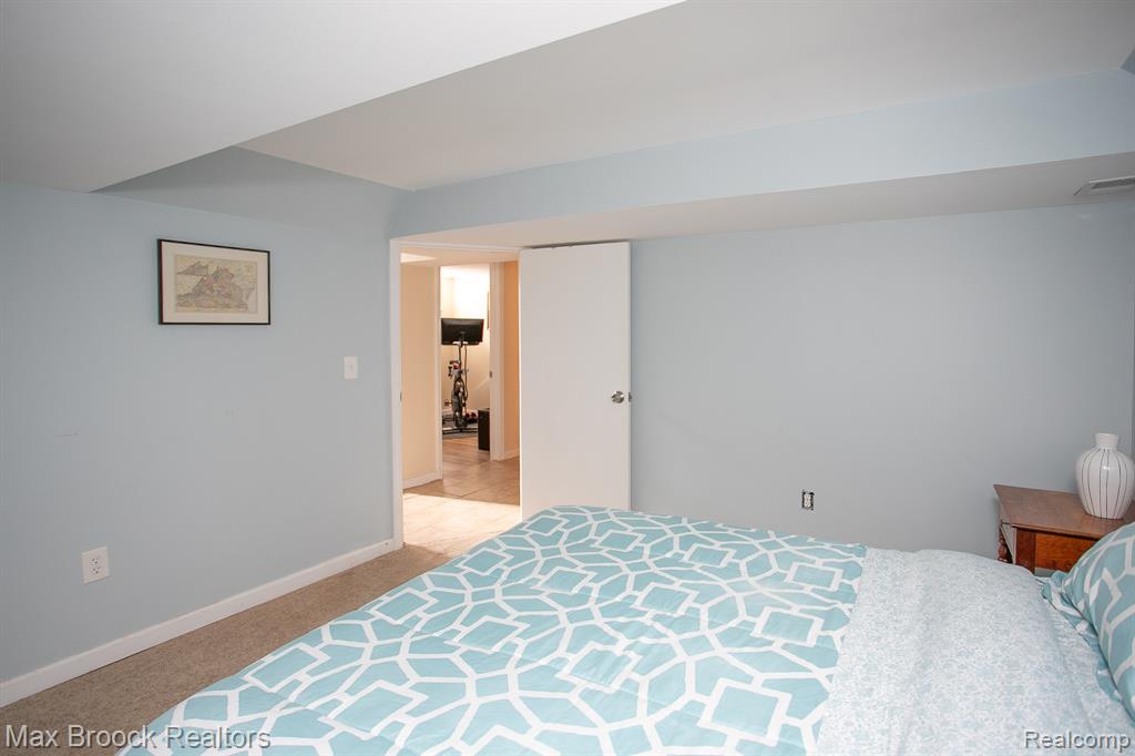 13353 Sherwood Drive, Huntington Woods, MI — Photo 42
