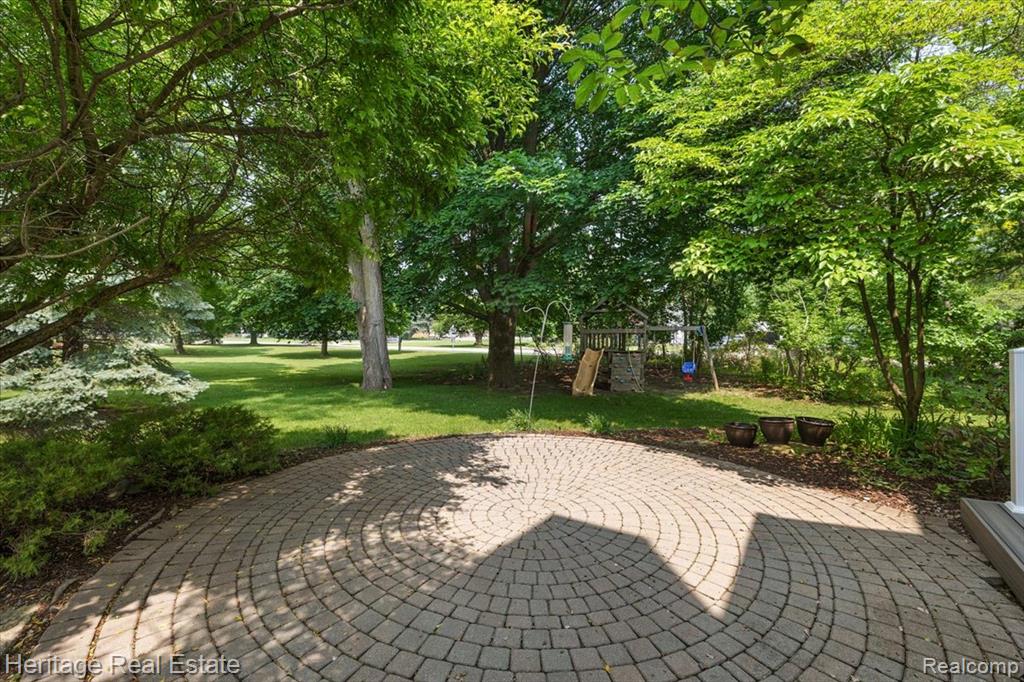 624 Glenmoor Drive, Oxford, MI 48371 — Photo 44